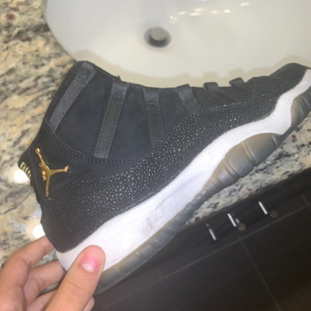 jordan 11 retro heiress black stingray